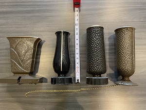 Types de vases en bronze vol&eacute;s