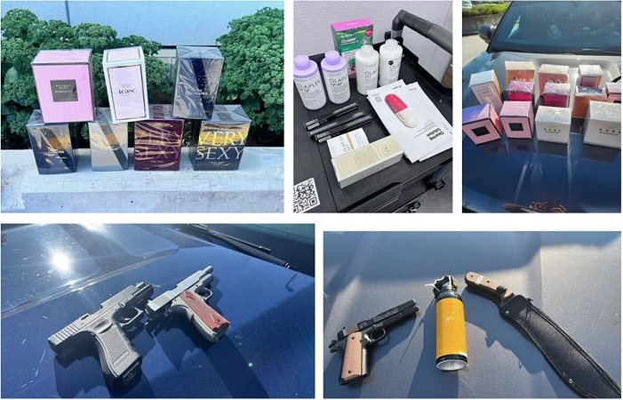 La photo est constitu&eacute;e de cinq images : La premi&egrave;re image montre sept petites bo&icirc;tes de parfum. La deuxi&egrave;me image montre des produits de beaut&eacute; personnels. La troisi&egrave;me image montre douze petites bo&icirc;tes de parfum. La quatri&egrave;me image montre deux r&eacute;pliques de pistolets. La cinqui&egrave;me image montre une r&eacute;plique de pistolet, un vaporisateur chasse-ours et un grand couteau de chasse.