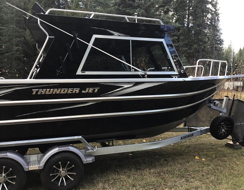 Side view of Thunder Jet Alexis Pro boat