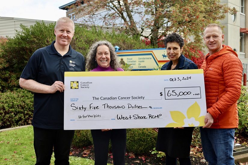 Canadian Cancer Society accepting donation cheque