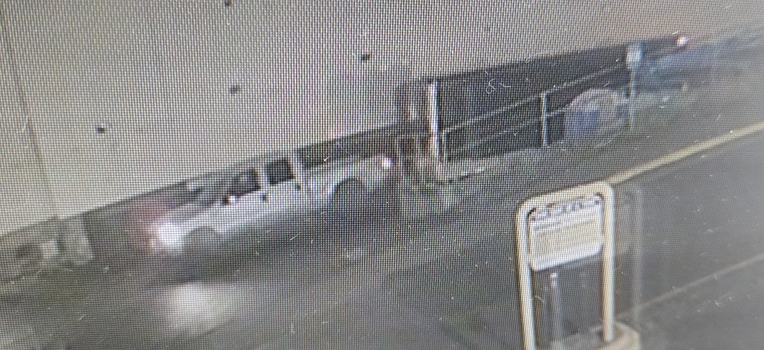 Photo of stoel grey 2005 F-350 and stolen black 26 foot trailer