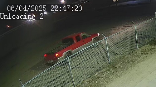 Red pickup trick associated to Gas stolen from commercial gas tank near Fruitvale