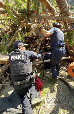 Photo of base of tripod structure