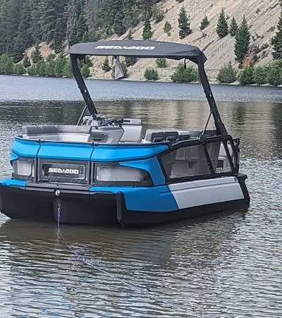 Photo of stolen boat