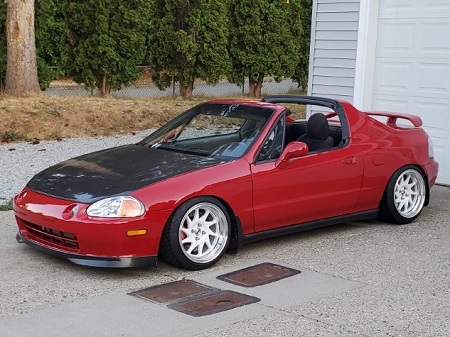 Photo of red Honda Del Sol