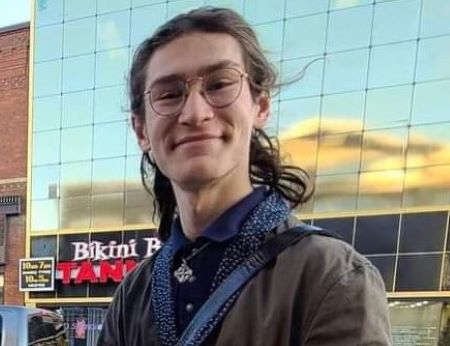 Une image de Jonathan Trosky, un homme d&rsquo;une vingtaine d&rsquo;ann&eacute;es aux cheveux fonc&eacute;s. Image fournie.