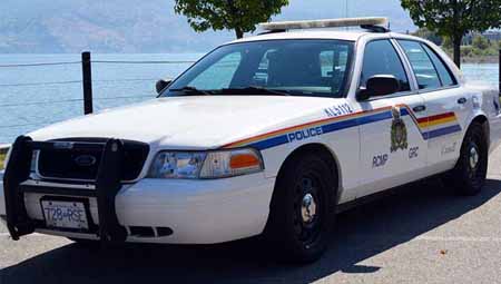 Crown Vic gar&eacute;